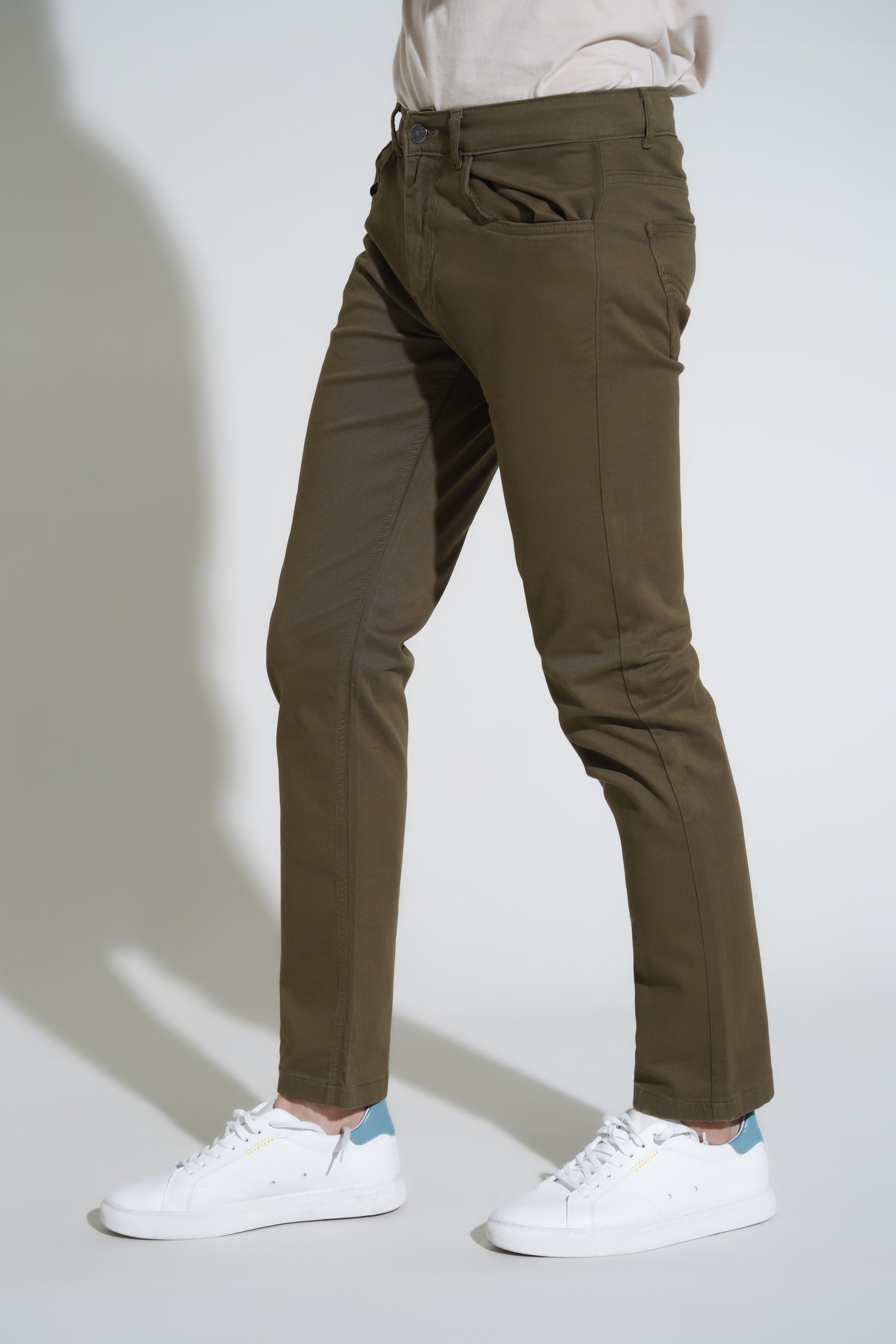 Buy Men Black Smart Fit Solid Casual Trousers Online - 785438 | Allen Solly